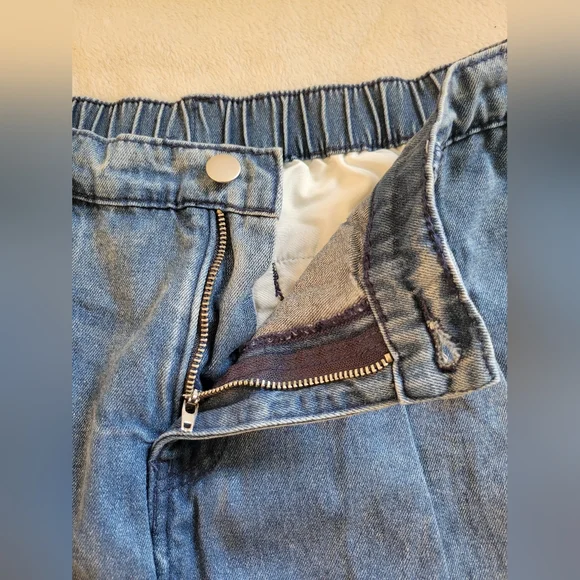 Cute Y2K Blue Denim High Rise Pleated Mini Skorts (SIZE L) - Picture 3 of 10